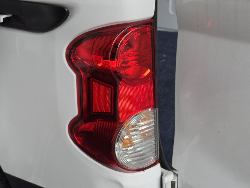 Used 2021 Nissan NV200 S w/ Back Door Glass Package FWD image 13