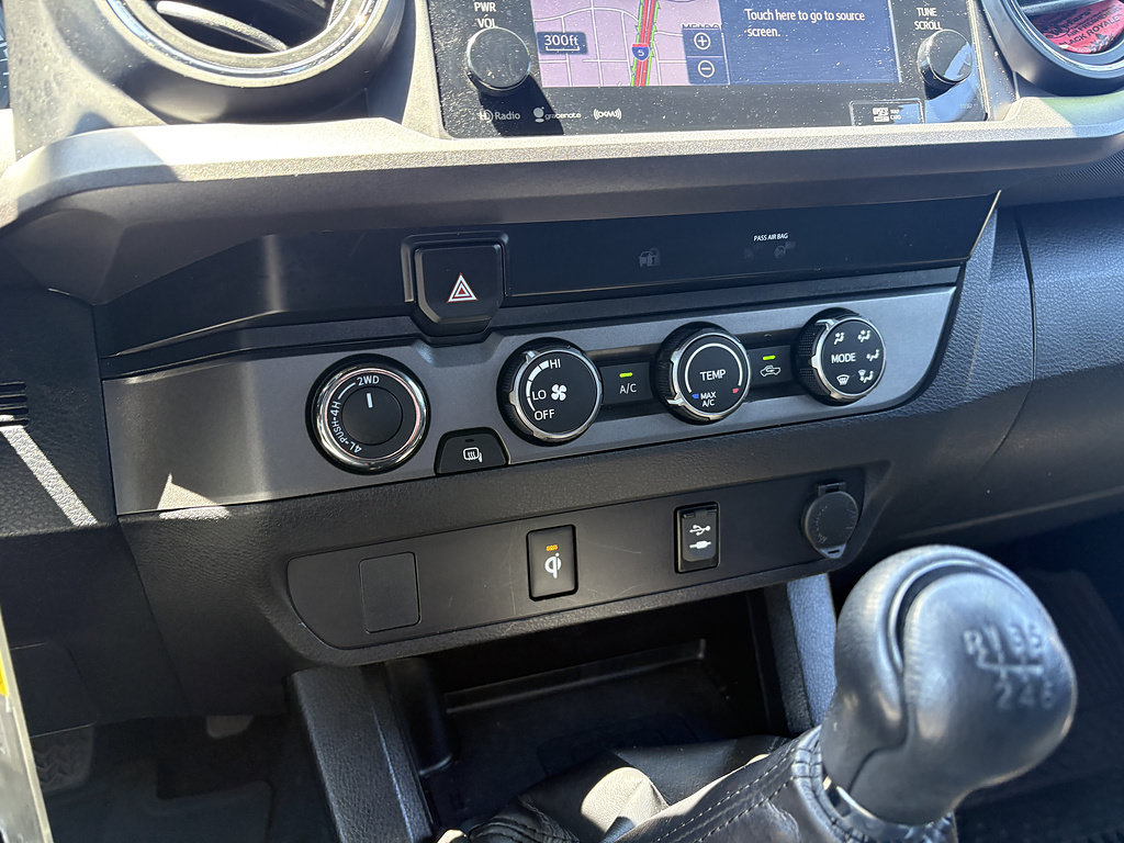 Used 2019 Toyota Tacoma TRD Sport AWD/4WD image 29