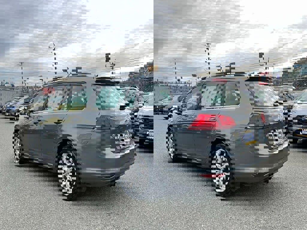 Used 2016 Volkswagen Golf SE w/ Lighting Package image 6