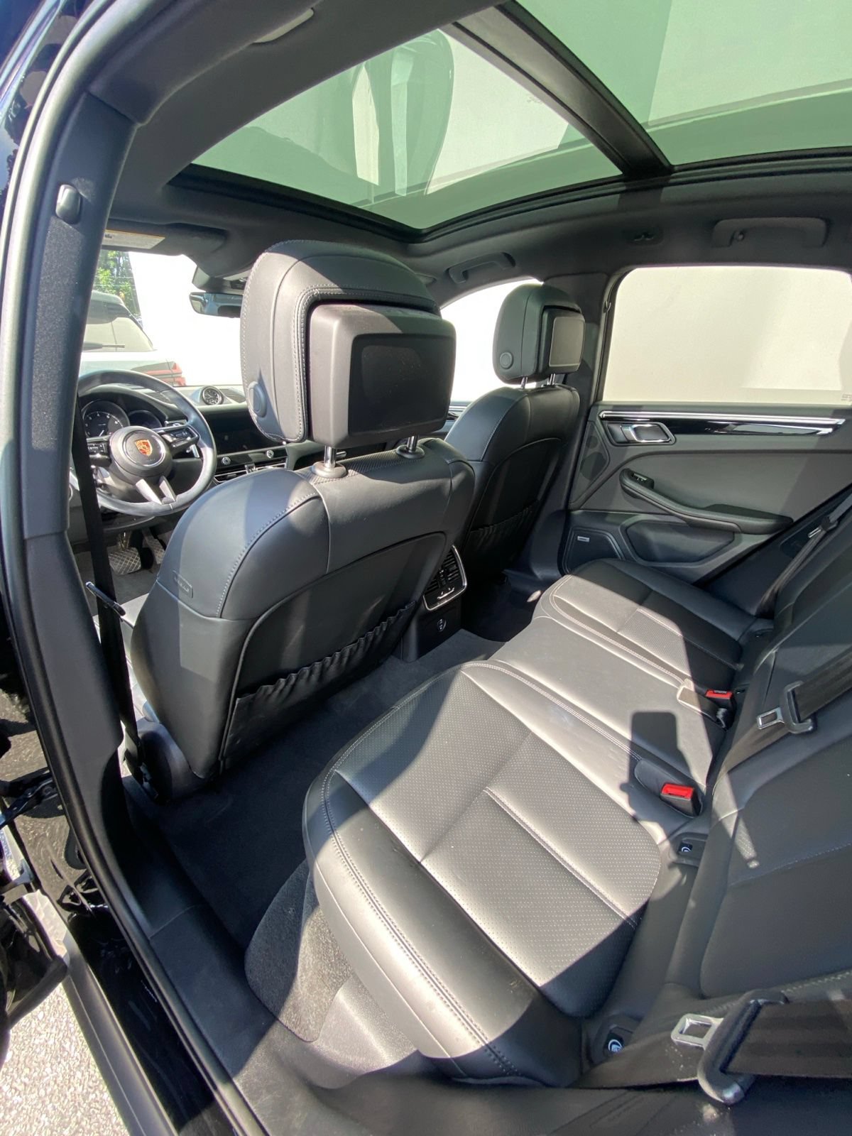 Used 2023 Porsche Macan AWD/4WD image 11