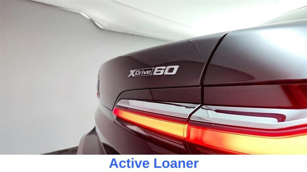 Used 2025 BMW i7 xDrive60 AWD/4WD image 15