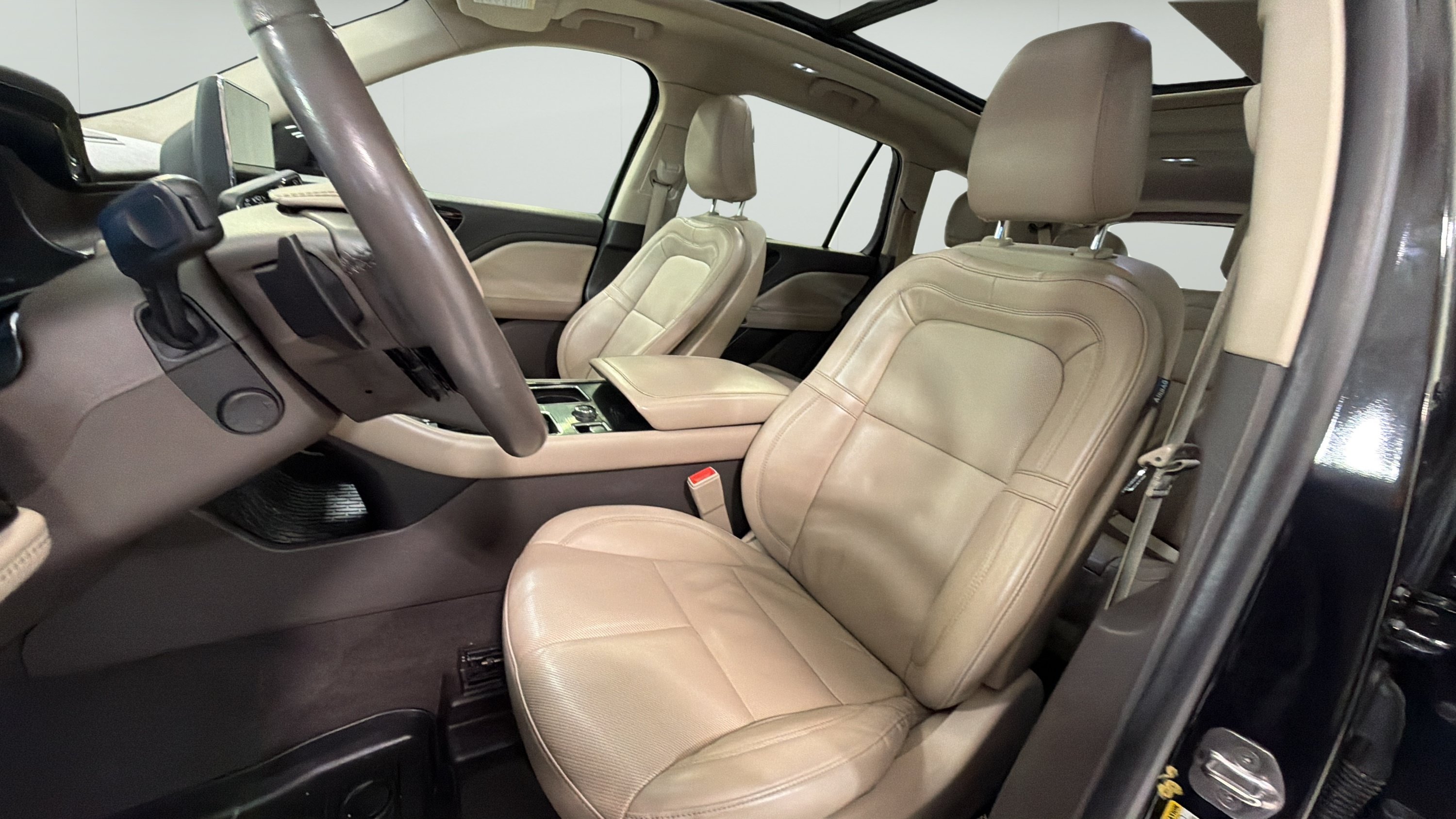 Used 2021 Lincoln Aviator Reserve w/ Elements Package Plus RWD image 9