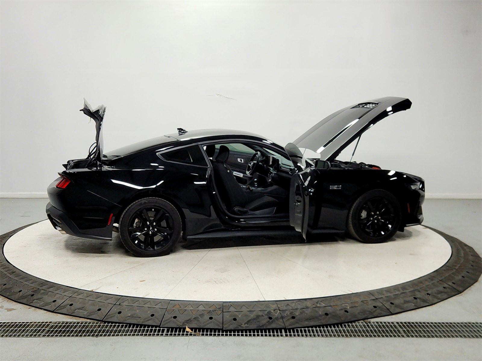 Used 2024 Ford Mustang GT image 16