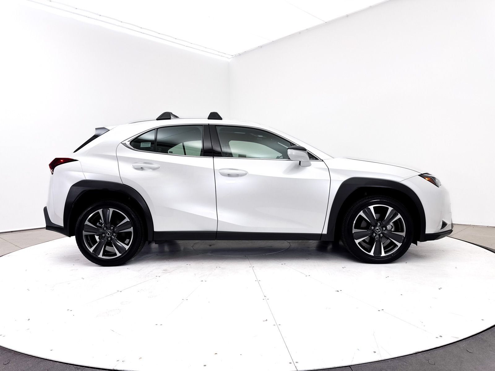 Used 2025 Lexus UX 300h FWD w/ Accessory Package (Z2) image 38