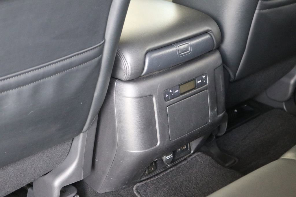 Used 2024 Nissan Armada SL image 25
