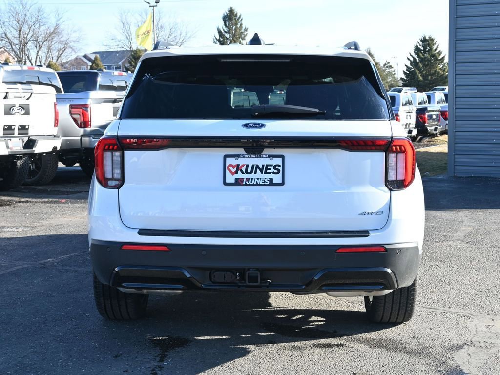 New 2026 Ford Explorer ST-Line w/ ST-Line Street Pack image 7