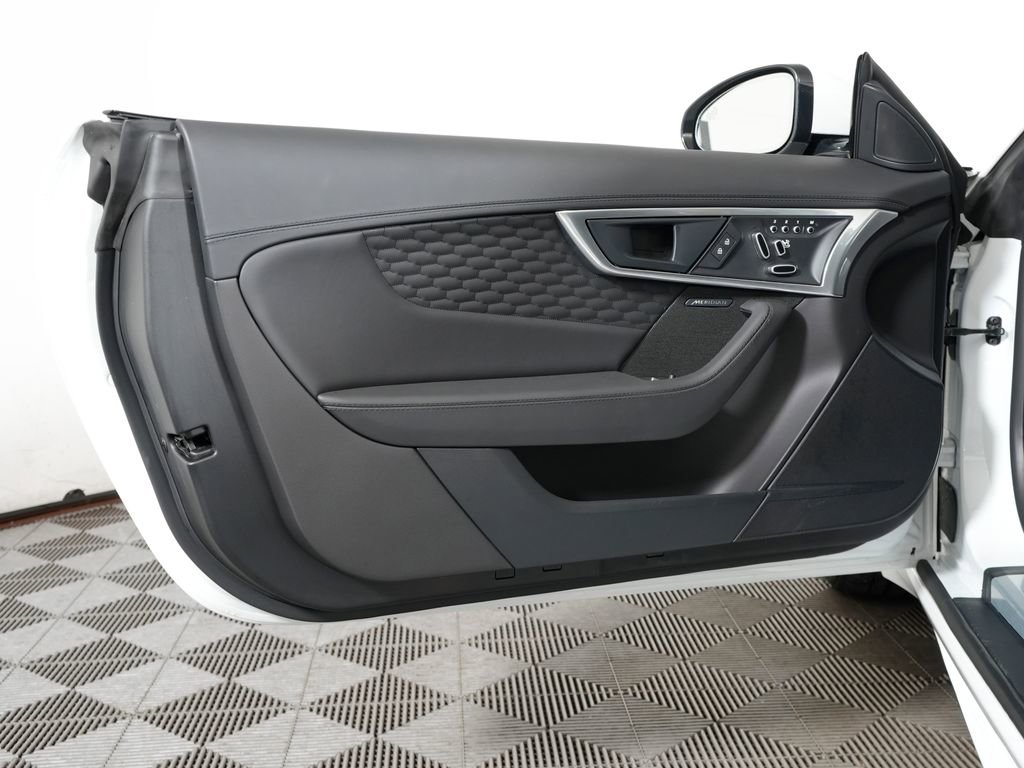 Used 2024 Jaguar F-TYPE R-Dynamic RWD image 19