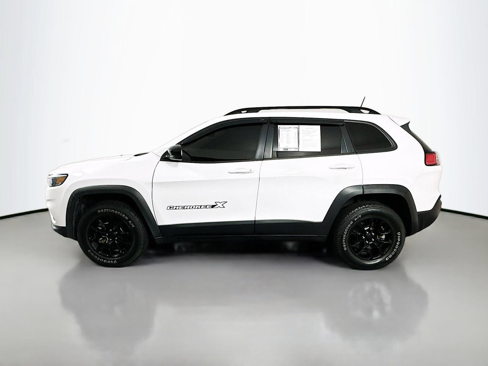Used 2022 Jeep Cherokee Latitude AWD/4WD image 4