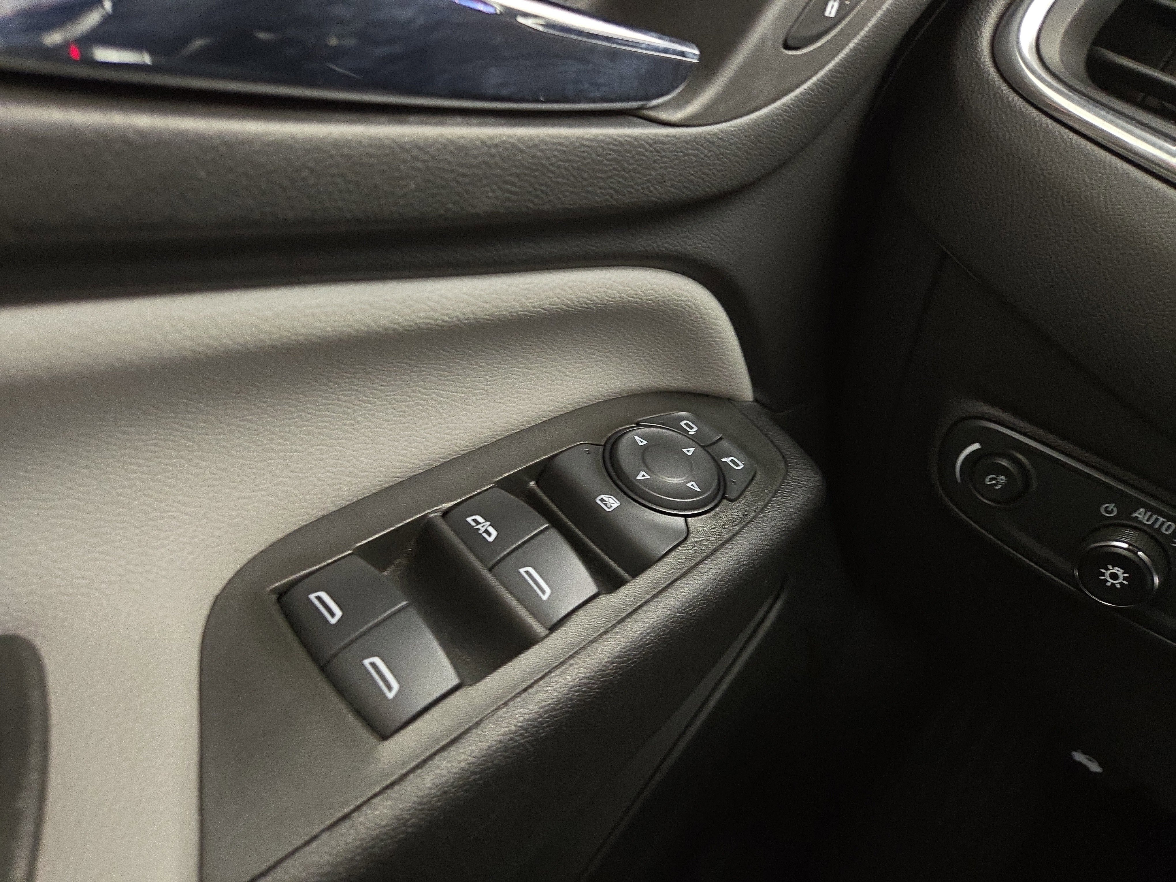 Certified 2024 Chevrolet Equinox LS w/ LS Convenience Package image 29