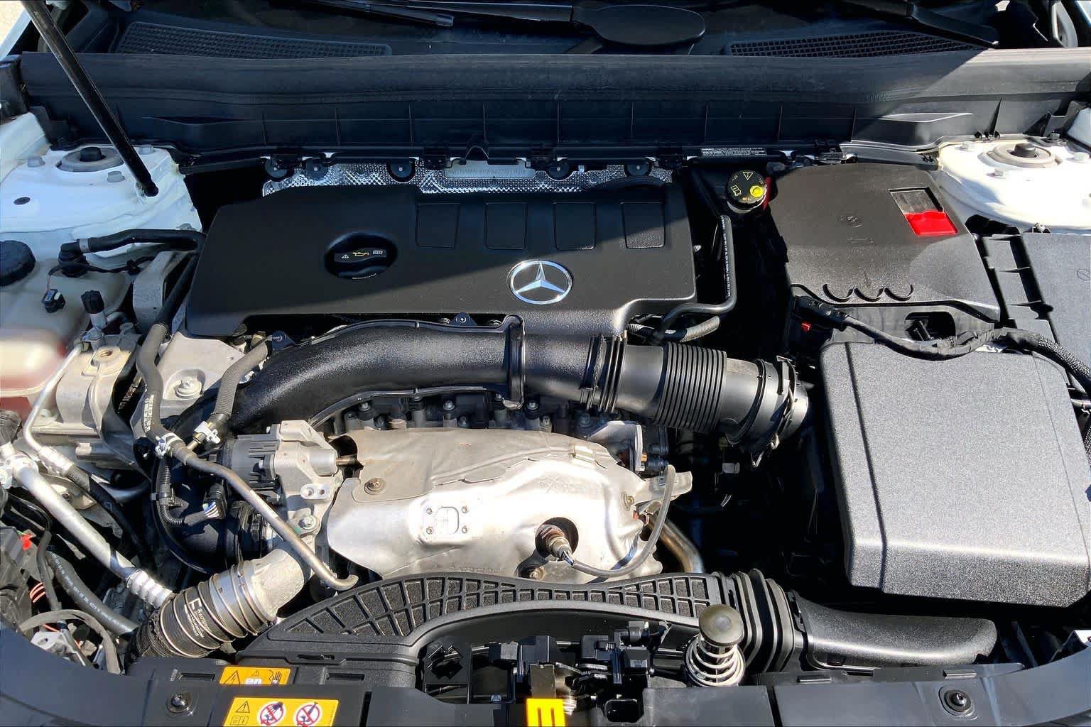 Certified 2022 Mercedes-Benz GLB 250 4MATIC image 32
