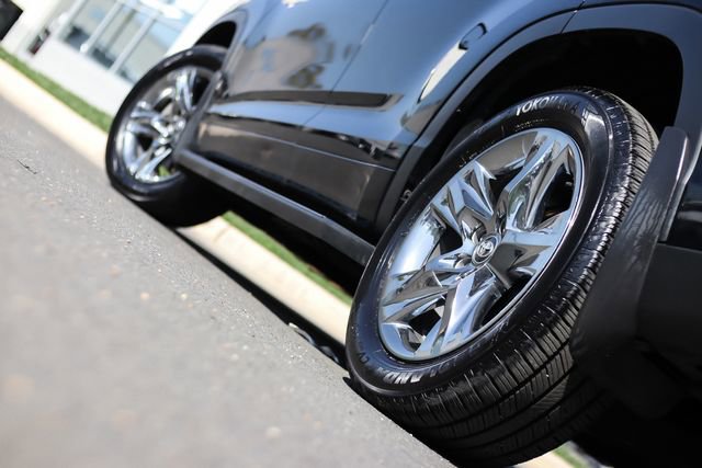 Used 2018 Toyota Highlander Limited Platinum image 16