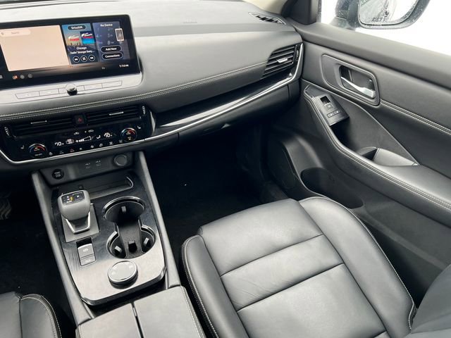 Used 2024 Nissan Rogue SL w/ SL Premium Package image 35