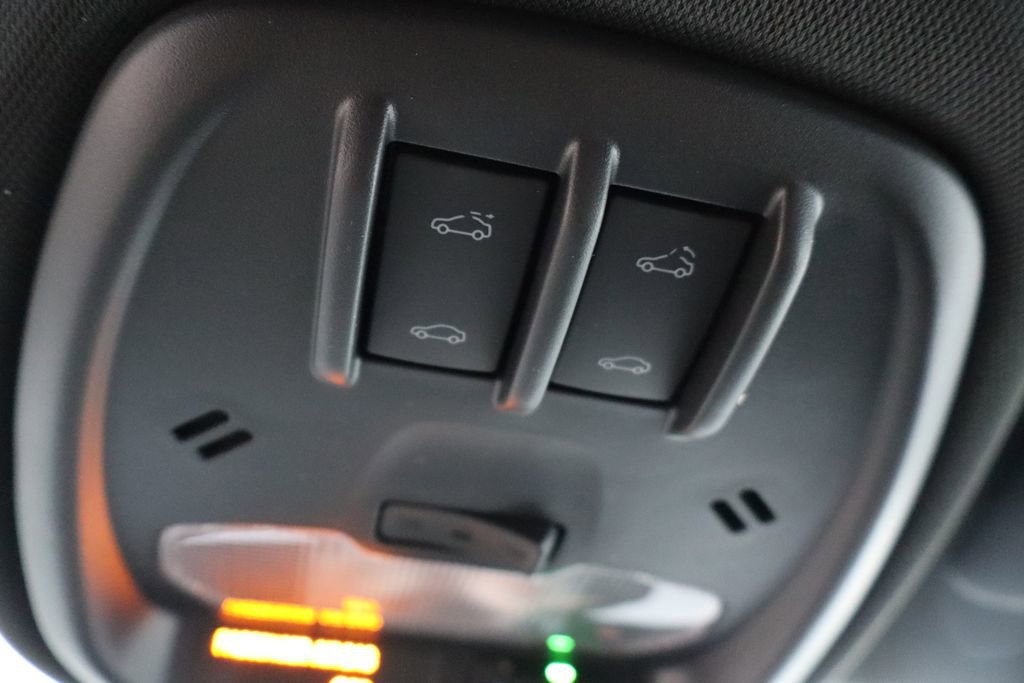 New 2026 Chevrolet Trax RS w/ Sunroof Package image 22