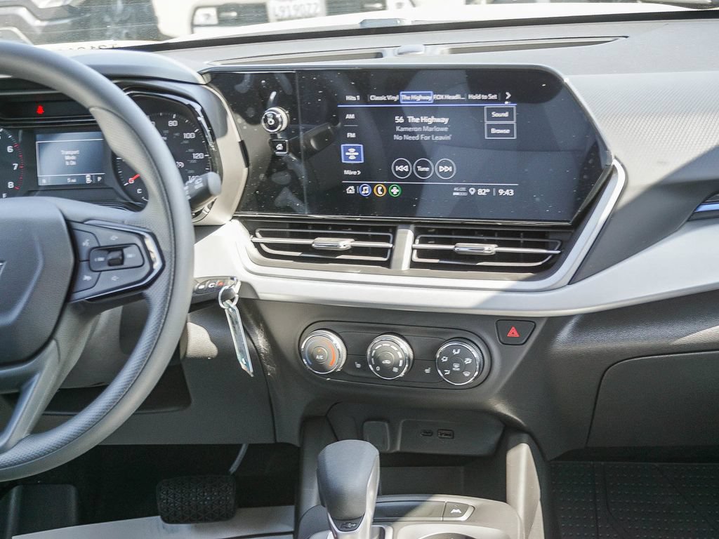 New 2026 Chevrolet Trax LS w/ LS Convenience Package FWD image 15