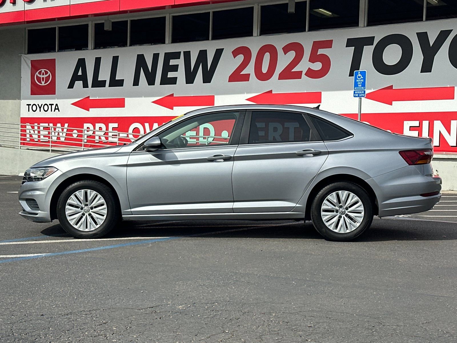 Used 2019 Volkswagen Jetta S w/ Driver Assistance Package FWD image 2