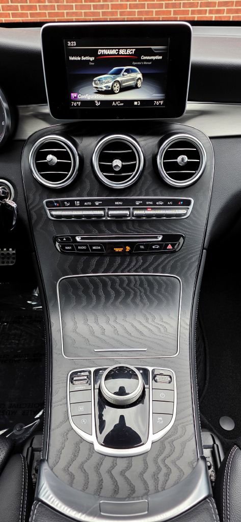 Used 2019 Mercedes-Benz GLC 300 4MATIC w/ AMG Line image 14