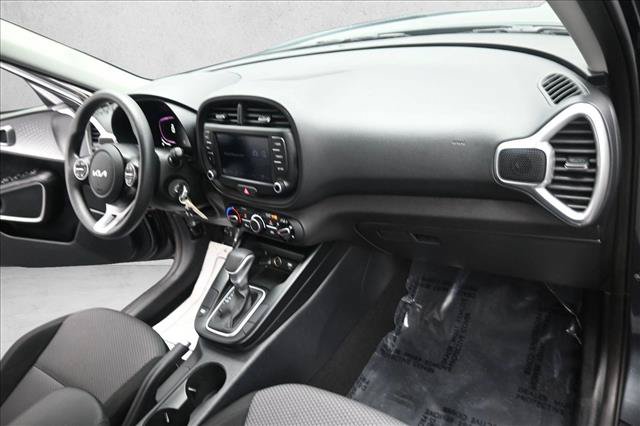 Used 2024 Kia Soul LX w/ Option Group 015 FWD image 28