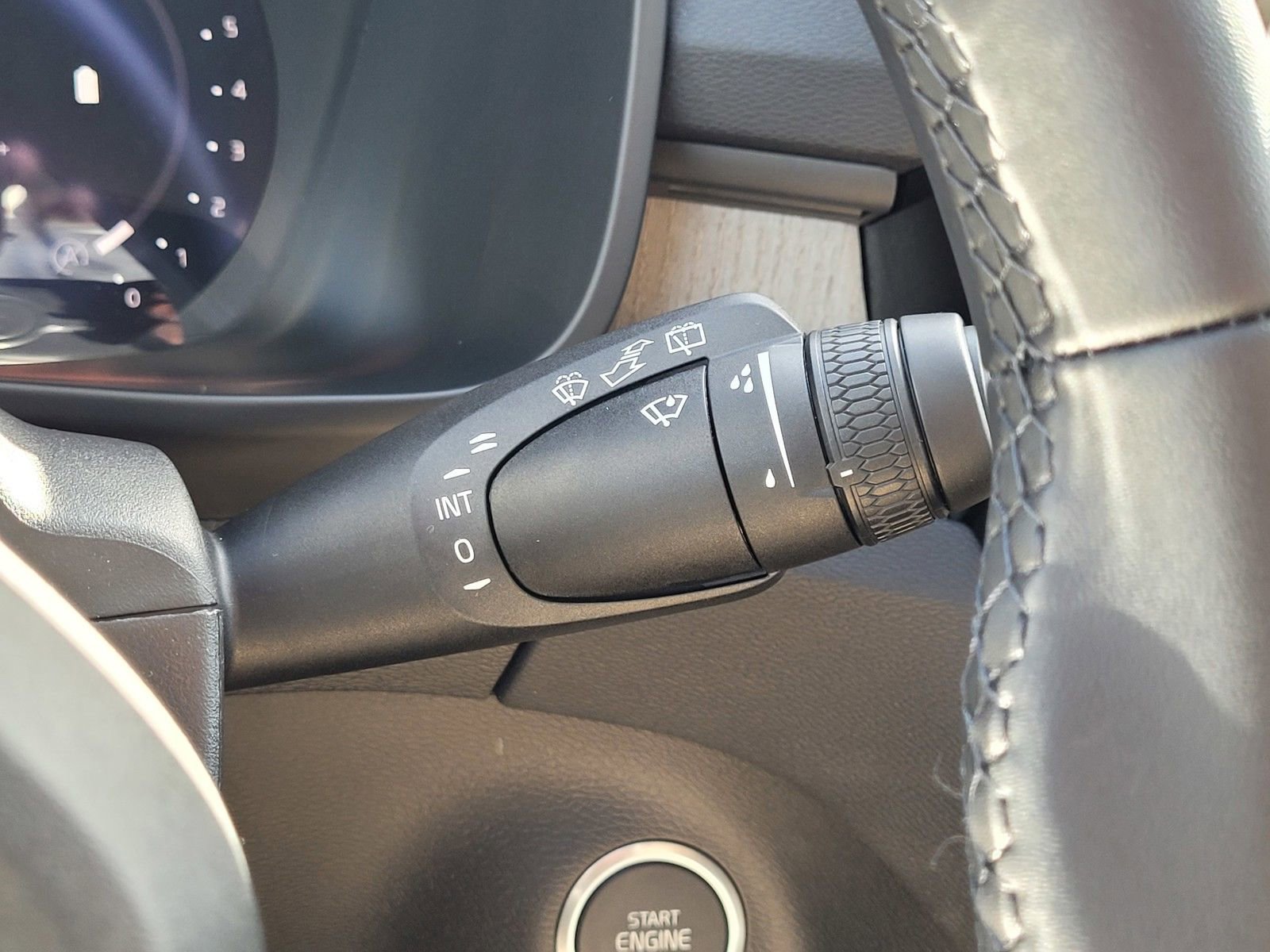 New 2026 Volvo XC40 B4 Core w/ Climate Package FWD image 16