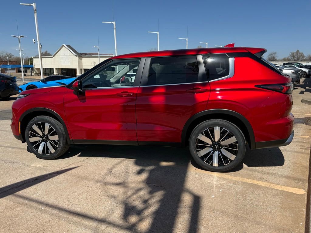 New 2026 Mitsubishi Outlander SE image 7