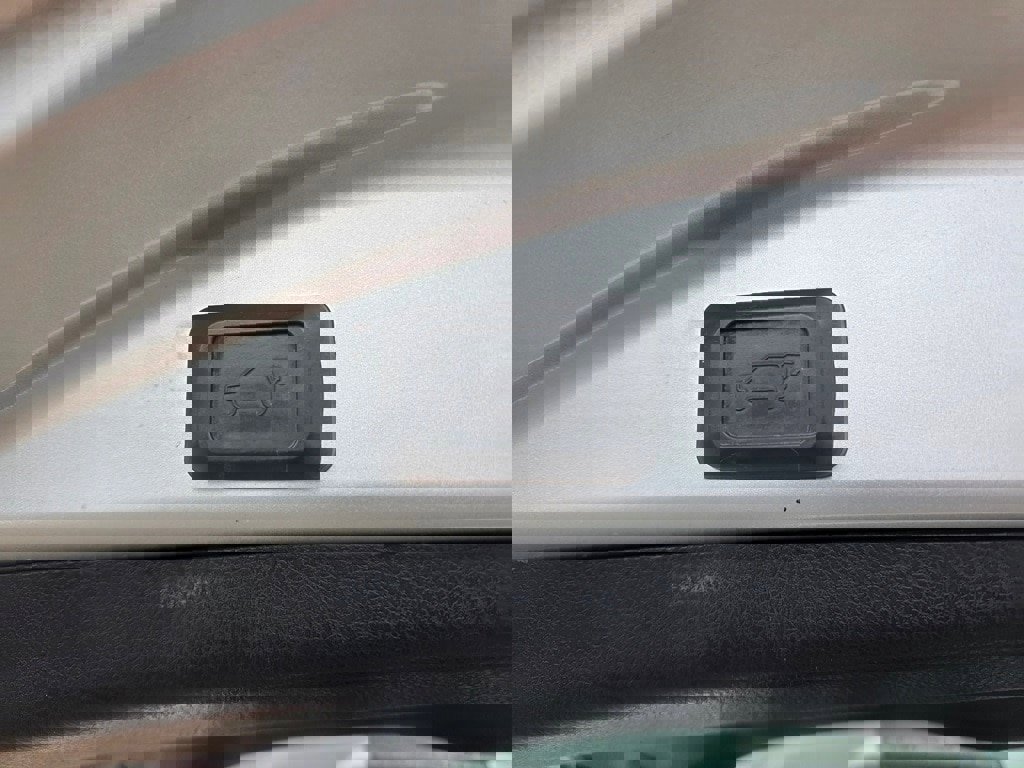 Used 2016 Toyota RAV4 XLE image 23