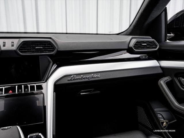 Used 2019 Lamborghini Urus AWD/4WD image 35