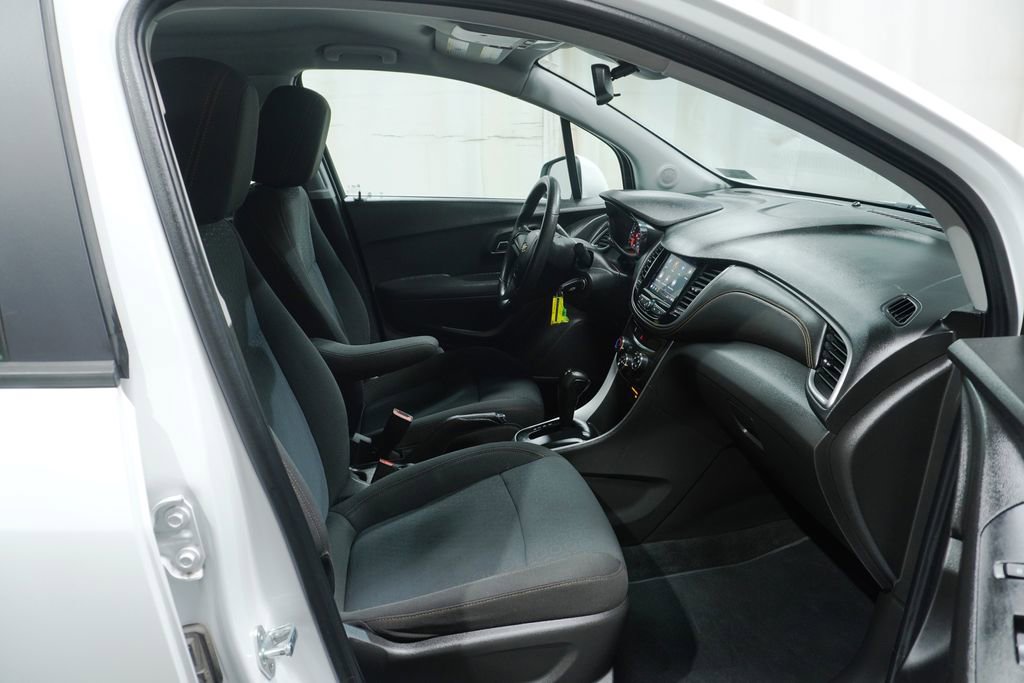 Used 2020 Chevrolet Trax LS image 12