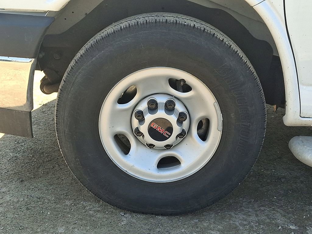 Used 2024 GMC Savana 2500 w/ Driver Convenience Package image 32