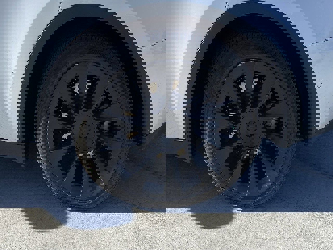 Used 2022 Tesla Model Y Long Range image 6