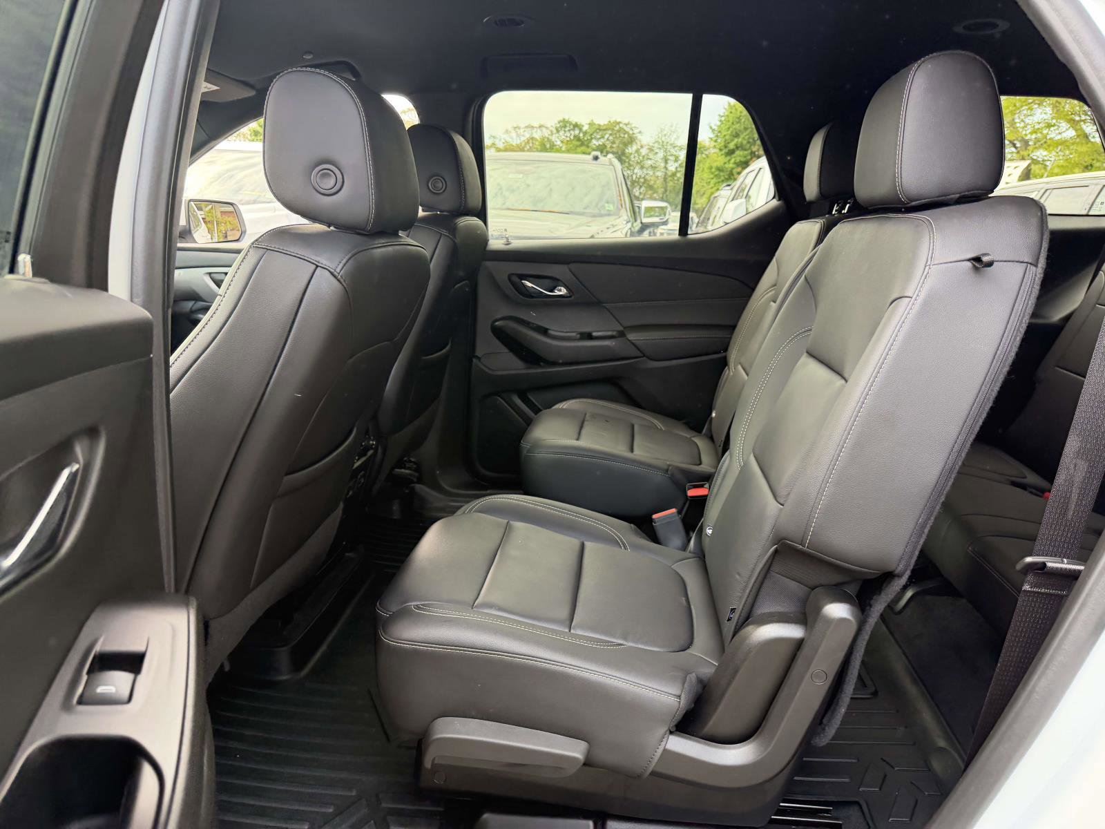 Certified 2023 Chevrolet Traverse LT w/ LT Premium Package AWD/4WD image 12