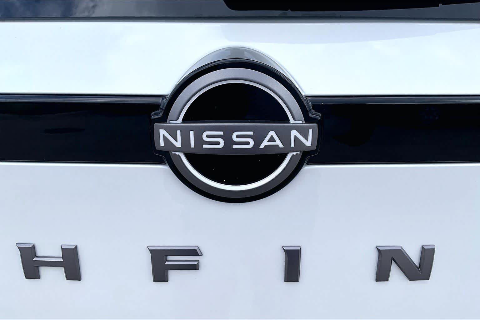 New 2026 Nissan Pathfinder SL FWD image 15