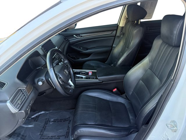 Used 2018 Honda Accord Touring image 10