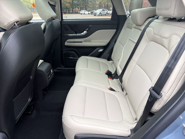 Used 2026 Lincoln Corsair Premiere image 23