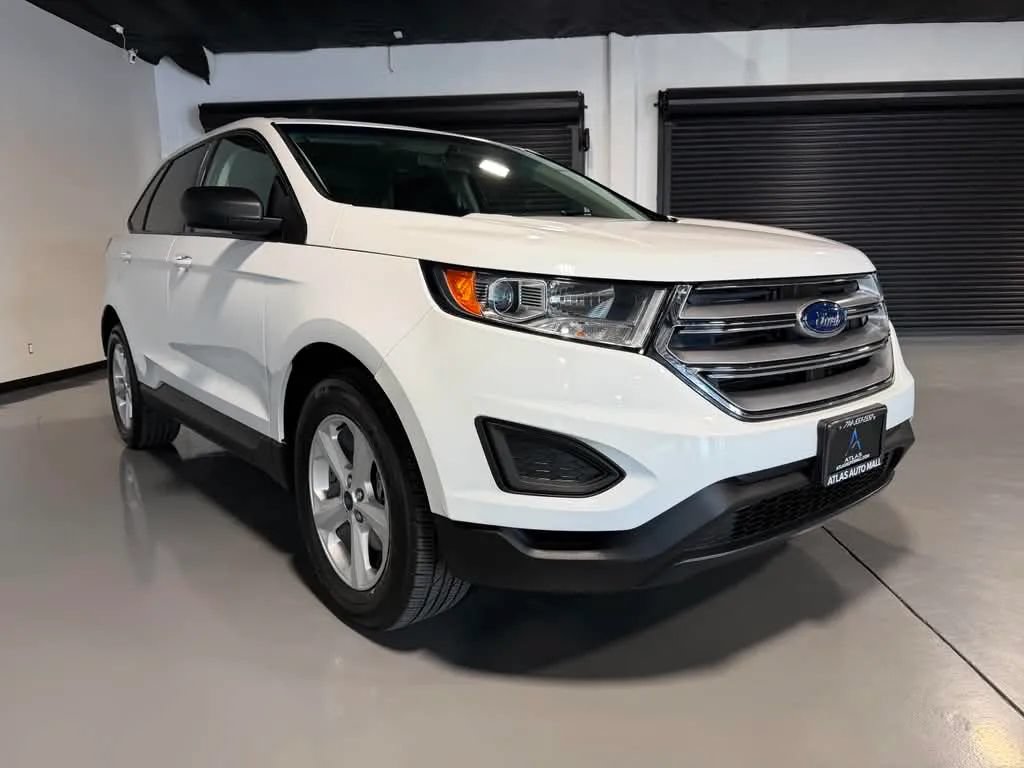 Used 2018 Ford Edge SE FWD image 3