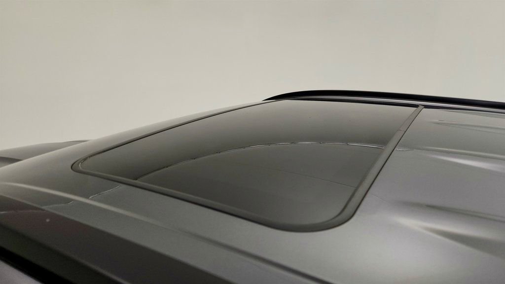 Used 2023 Toyota Highlander XSE image 10