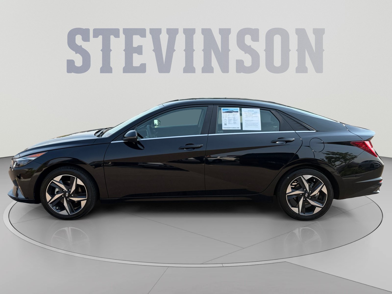 Used 2023 Hyundai Elantra Limited w/ Cargo Package FWD image 2