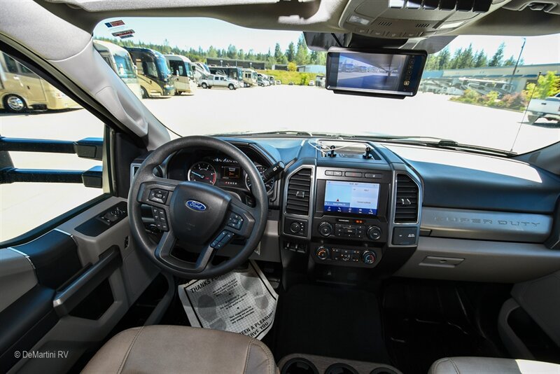 Used 2021 Ford F600 4x4 Regular Cab Super Duty w/ XLT Value Package image 3
