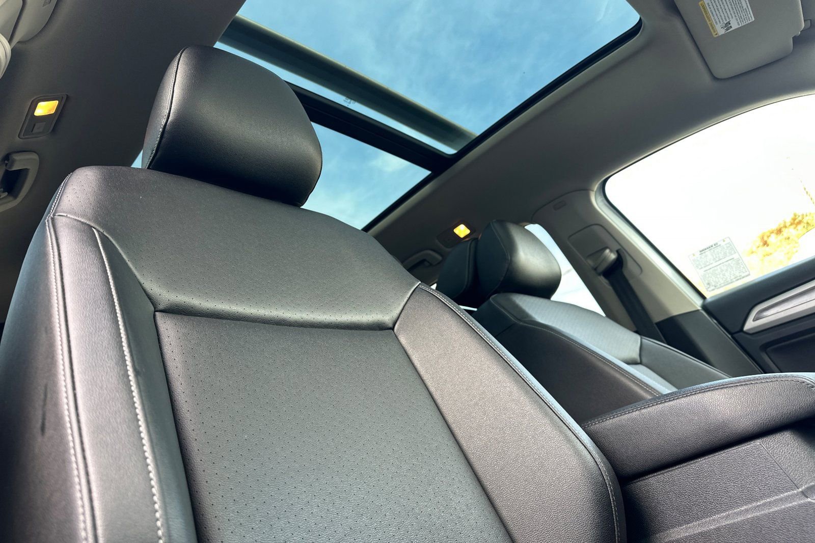 Used 2019 Volkswagen Atlas SE w/ Panoramic Sunroof Package image 18