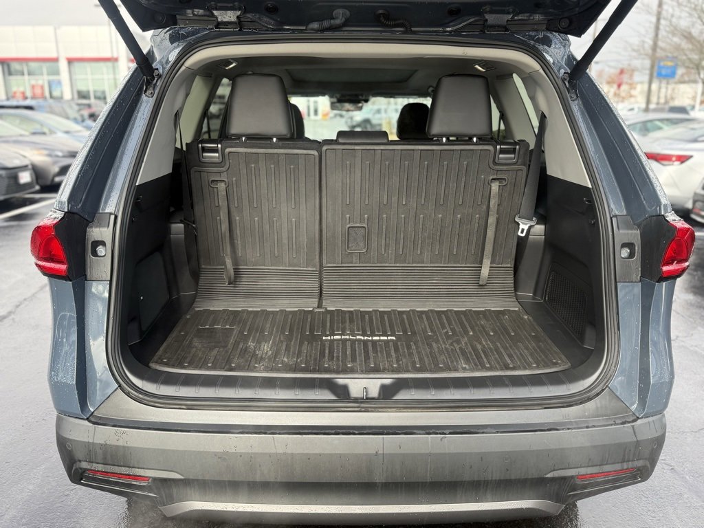 Used 2024 Toyota Grand Highlander Platinum image 16