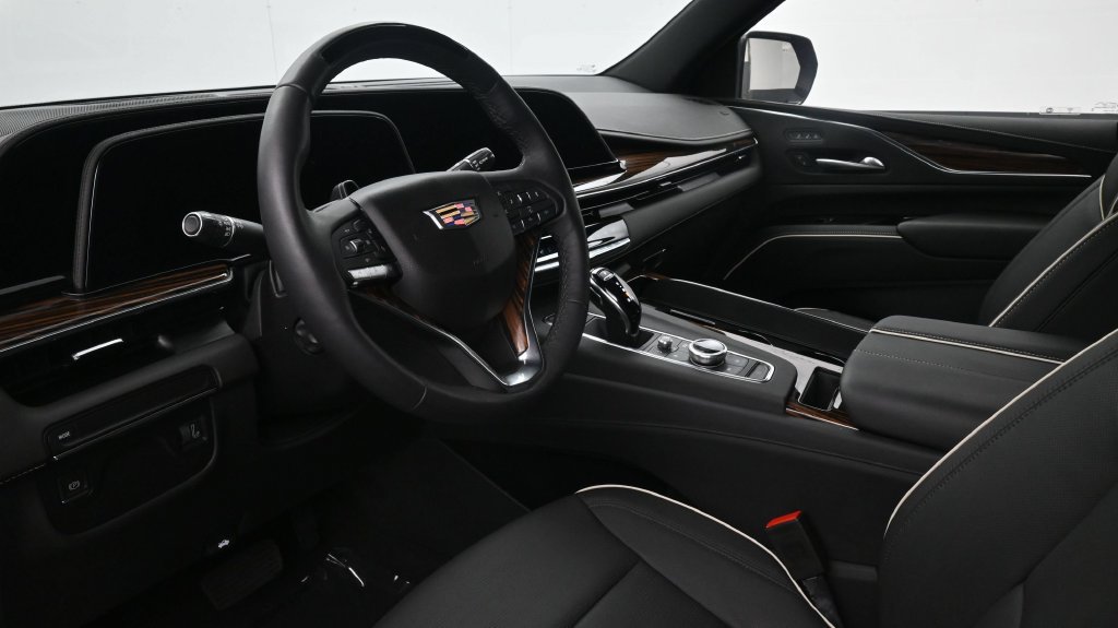 Certified 2023 Cadillac Escalade Premium Luxury RWD image 7