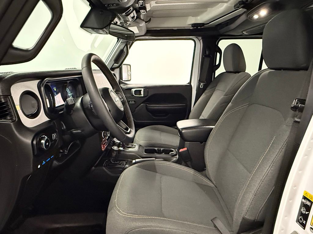 Used 2024 Jeep Wrangler Unlimited image 18