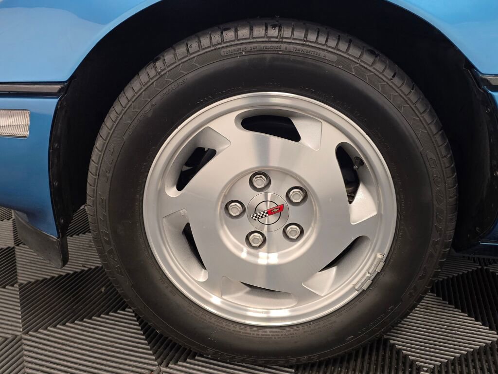 Used 1988 Chevrolet Corvette Convertible image 15