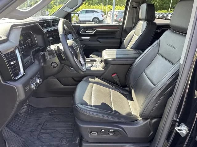 Used 2025 GMC Sierra 1500 Denali AWD/4WD image 9