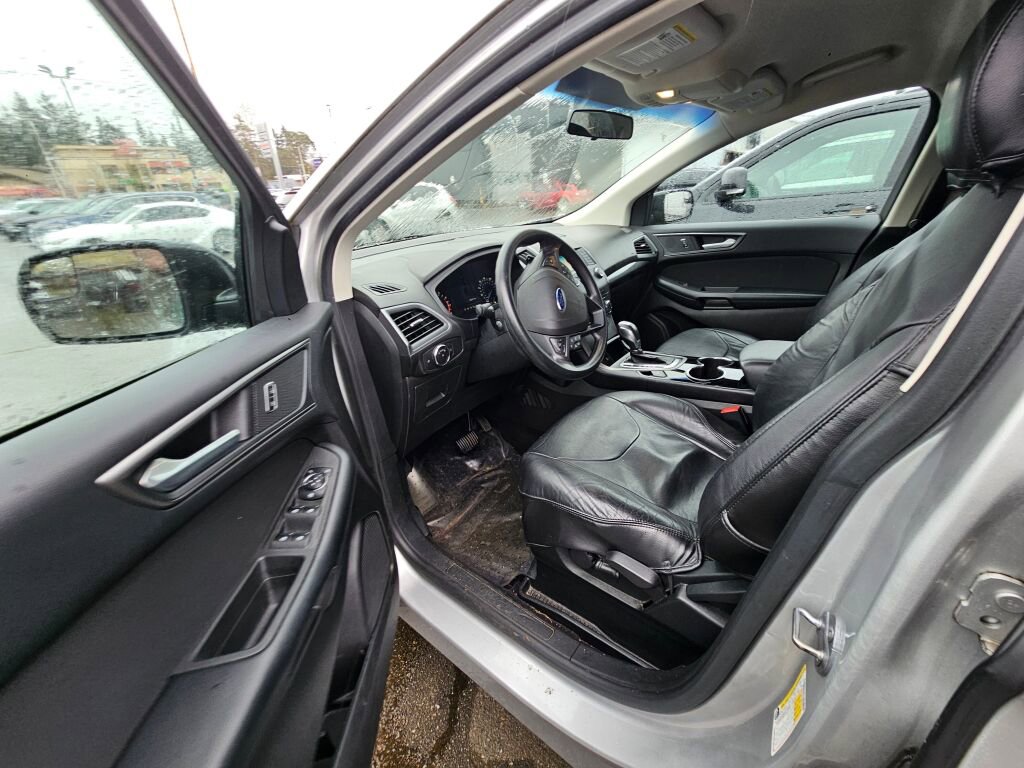 Used 2017 Ford Edge SE image 11