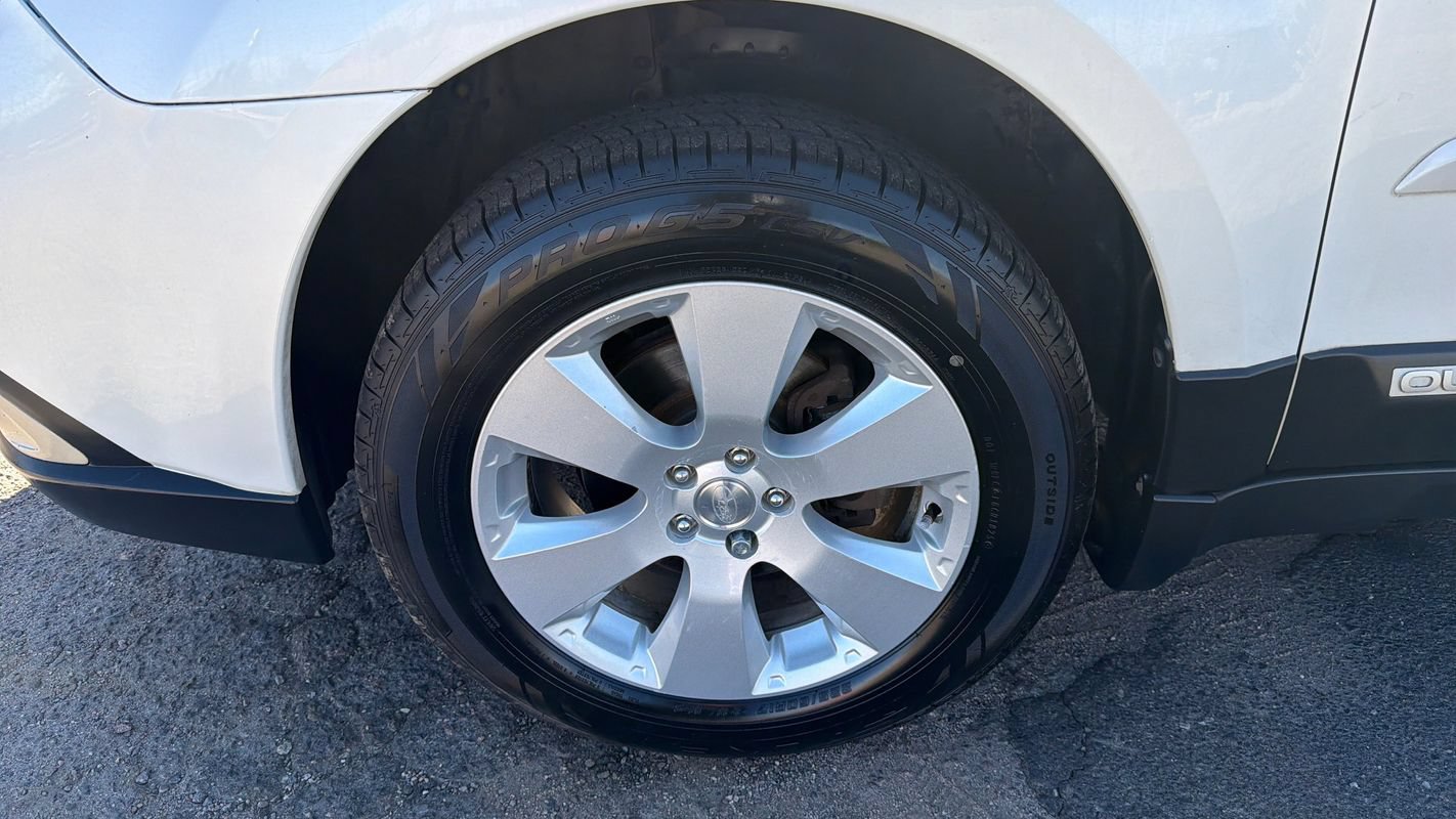 Used 2012 Subaru Outback 2.5i Premium AWD/4WD image 23