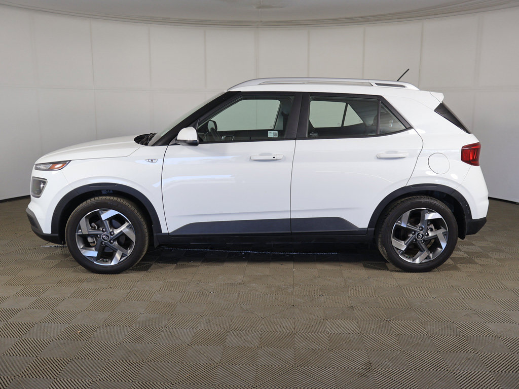 Certified 2024 Hyundai Venue SEL FWD image 12