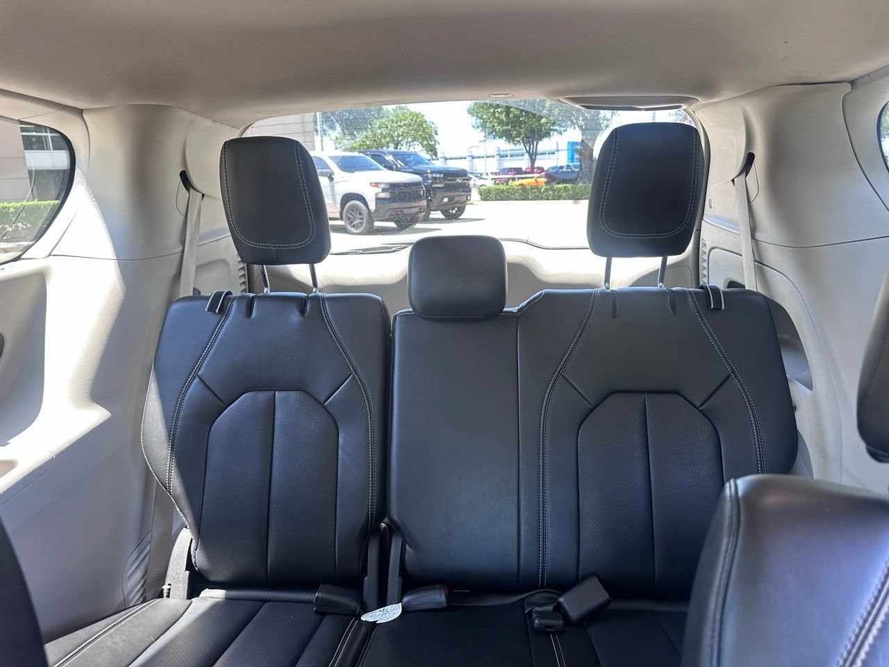 Used 2024 Chrysler Pacifica Touring-L FWD image 20