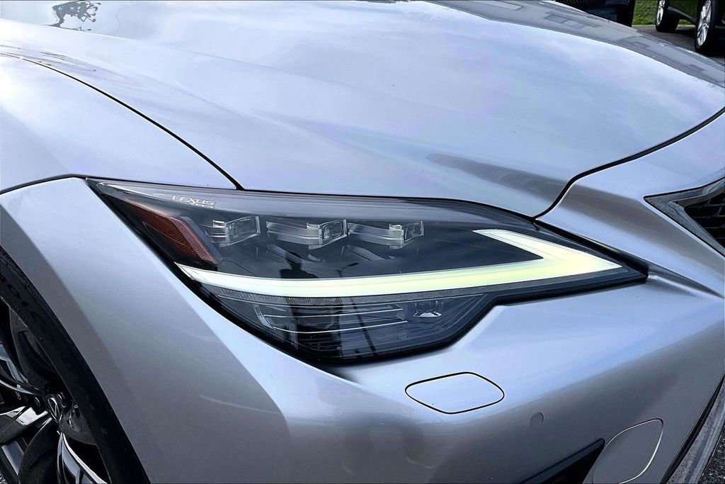 Used 2021 Lexus LS 500 F Sport w/ Accessory Package (Z2) image 32