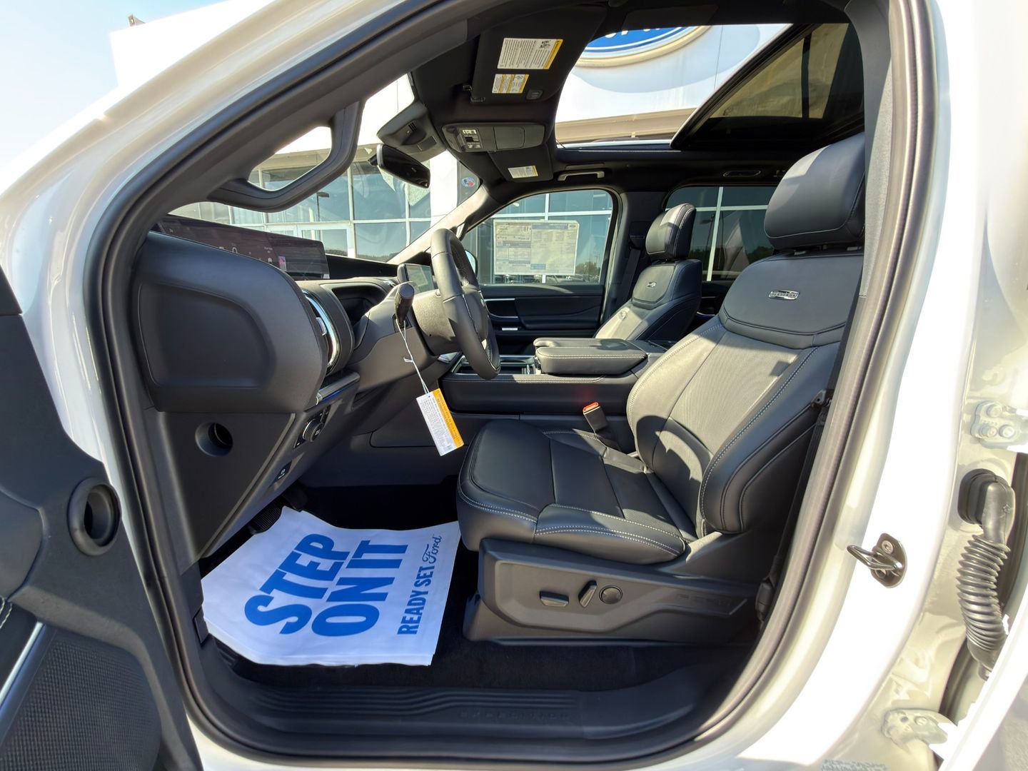 New 2025 Ford Expedition Max Platinum w/ Stealth Performance Package image 33