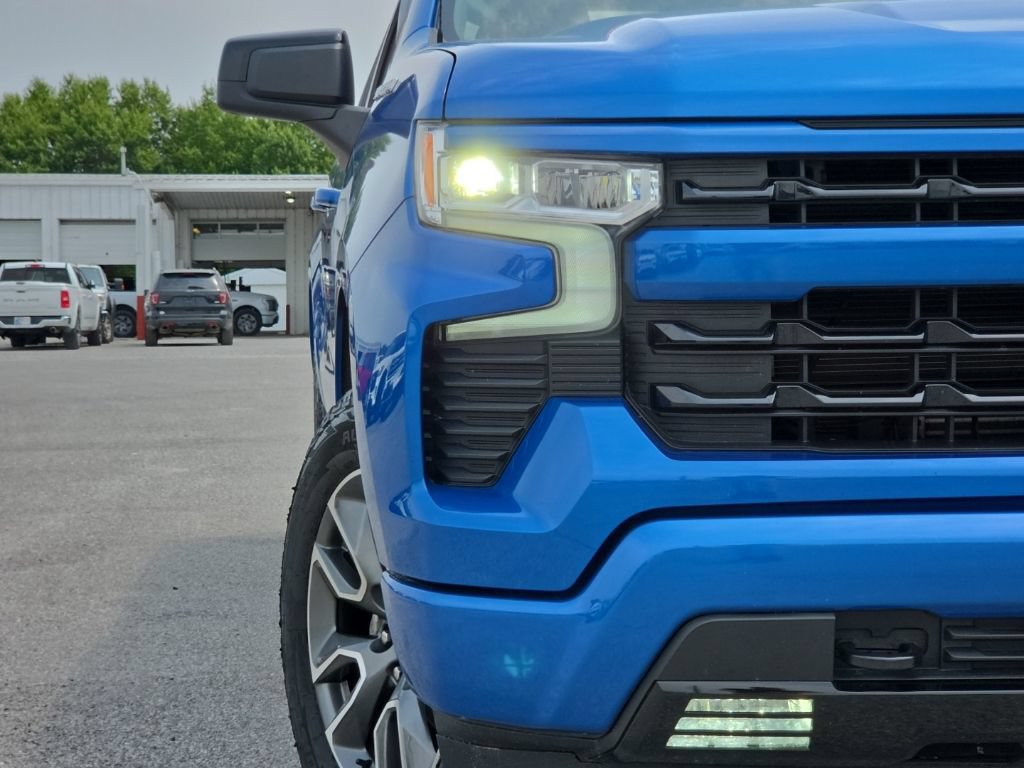 Used 2022 Chevrolet Silverado 1500 RST AWD/4WD image 9