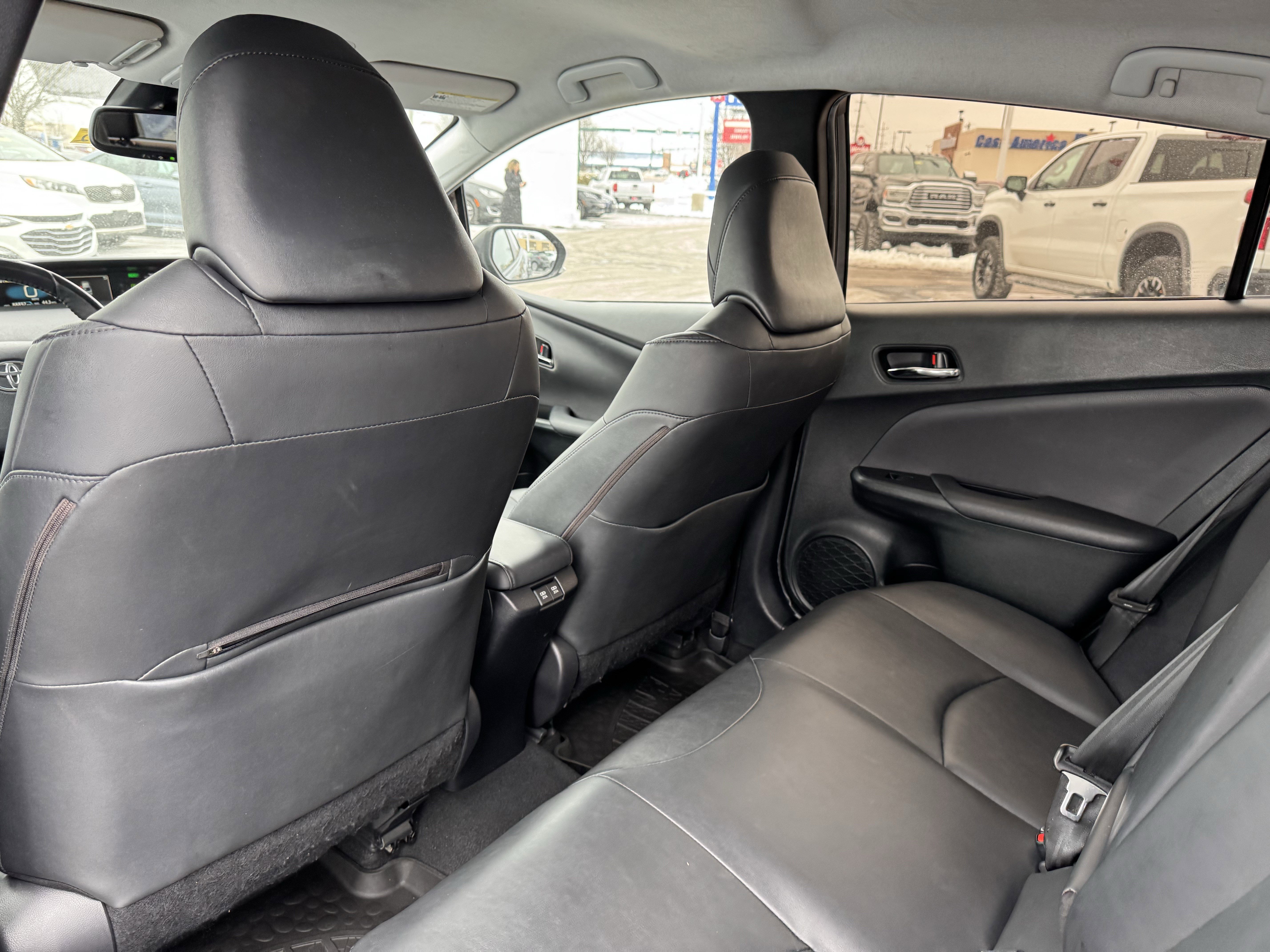 Used 2021 Toyota Prius L Eco image 33